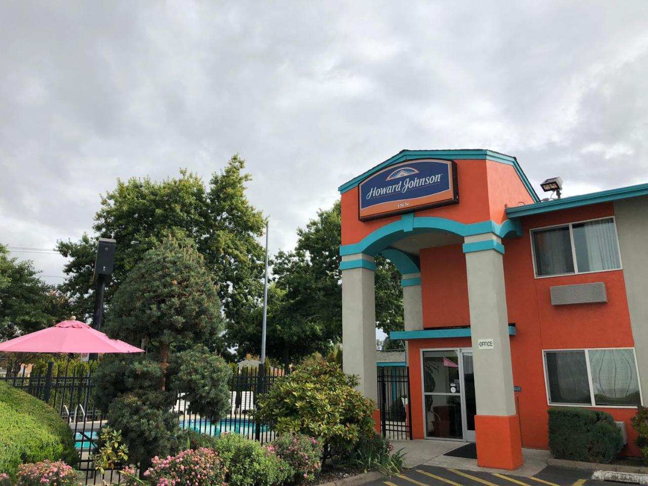 Howard Johnson By Wyndham Salem Extérieur photo
