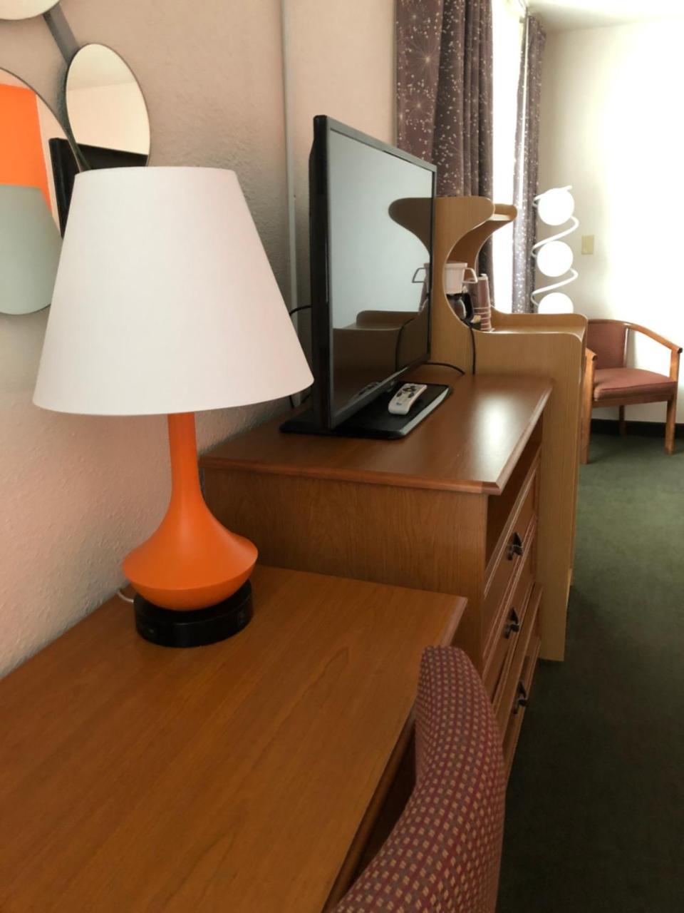 Howard Johnson By Wyndham Salem Extérieur photo