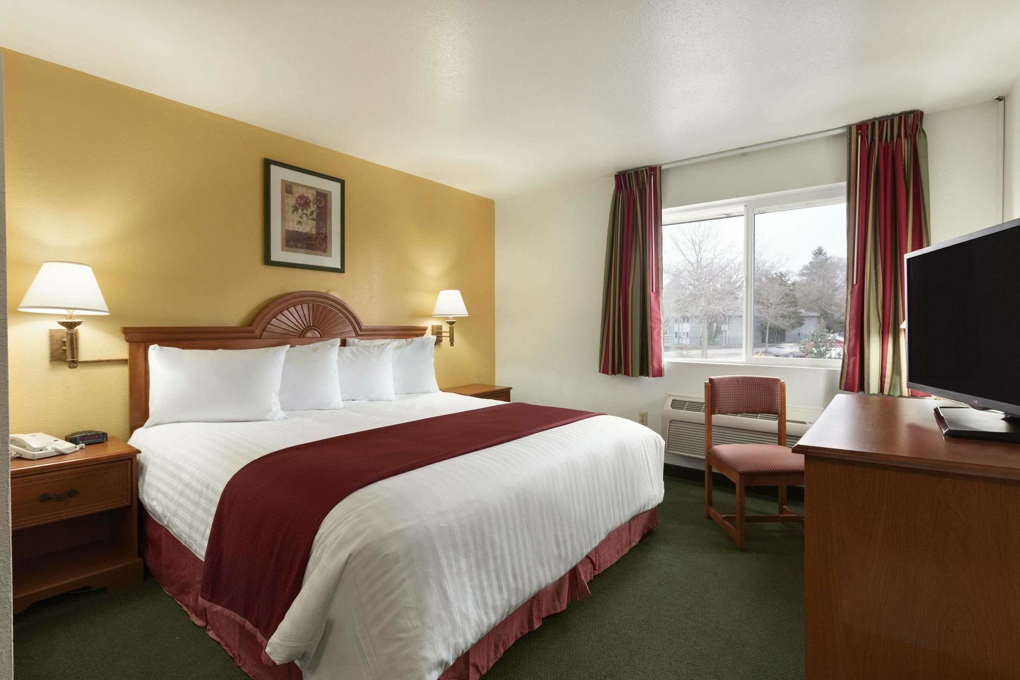 Howard Johnson By Wyndham Salem Extérieur photo