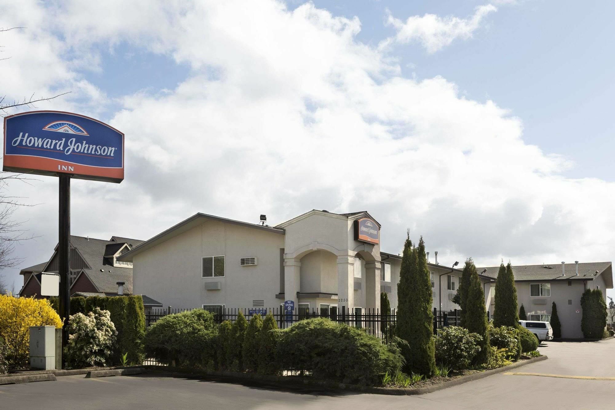 Howard Johnson By Wyndham Salem Extérieur photo